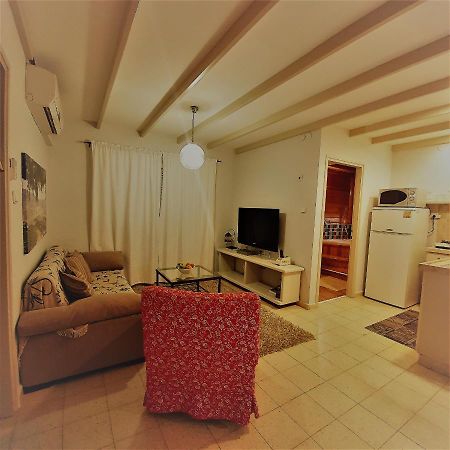 בחצר של טובה Apartment Hazon Luaran gambar
